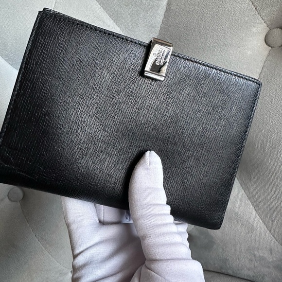 AUTHENTIC GUCCI Leather agenda - Picture 1 of 13